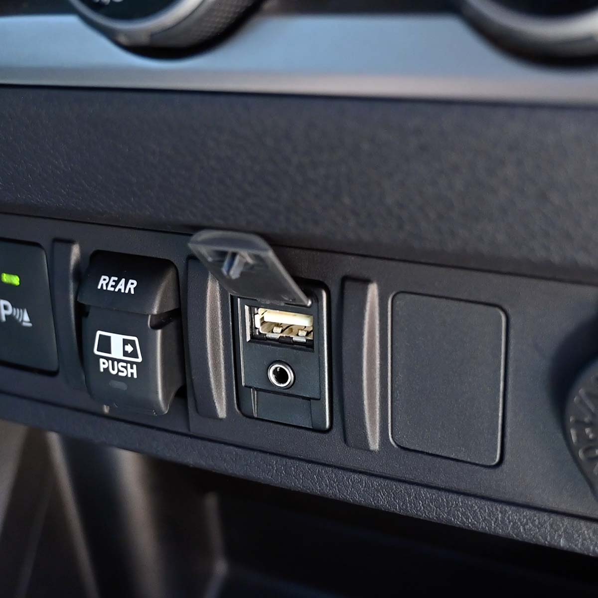 Toyota Tacoma (2016-2023) HEIGH10 10" Plug-and-Play Radio Kit
